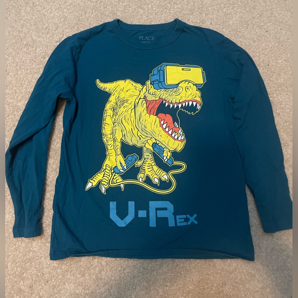 Boys size medium long sleeve t shirt. Children’s place. Used condition